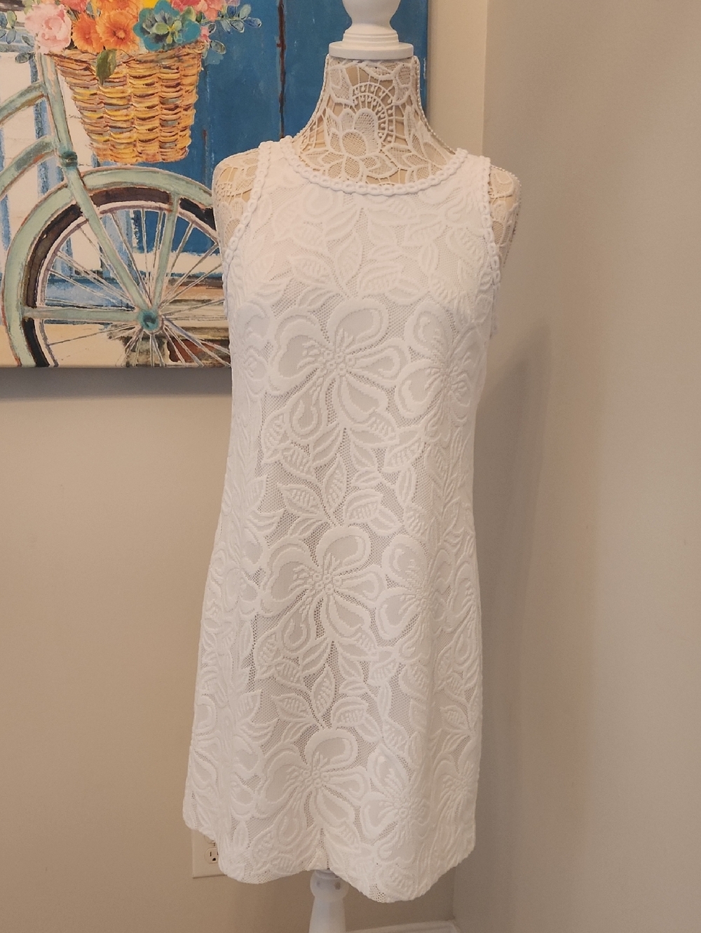 Lilly Pulitzer White Lined Lace Dress with Gold Bamboo Zipper Pull. Like New!